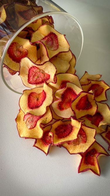 Căpșuna în Brațele Mărului